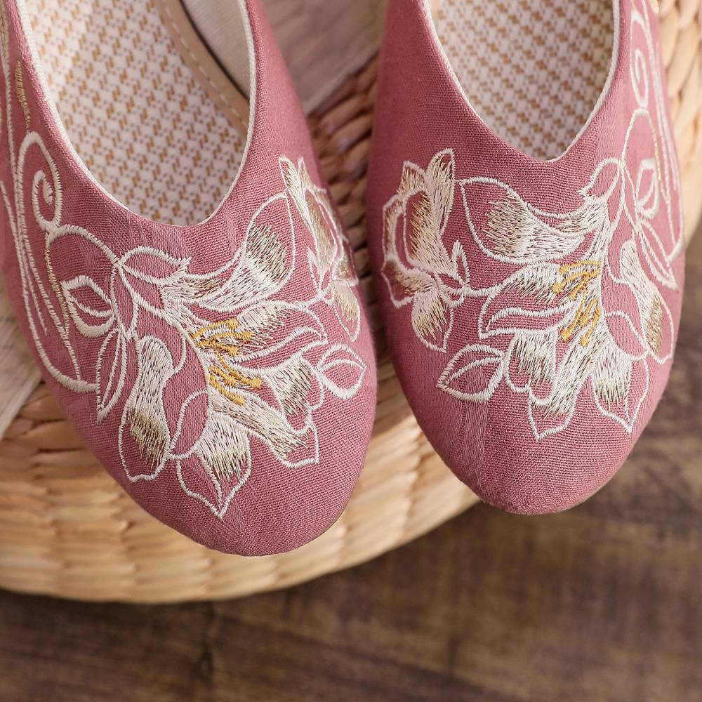 2026 Women's Wine Red & Beige  – обзор и цена Embroidery Yes