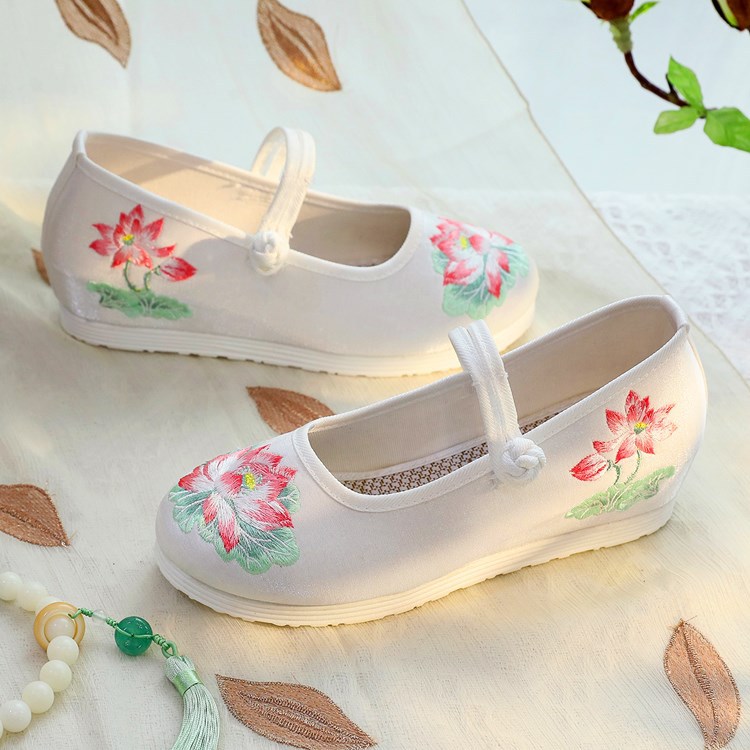 2026 Women's White & Green Lot – обзор и цена Embroidery Yes