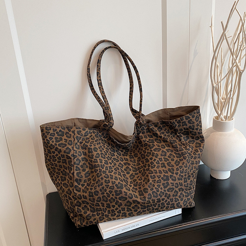 Fashionable Leopard Print Tote – обзор и цена Embroidery Texture